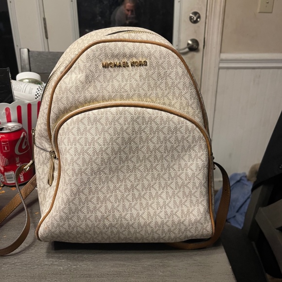 Cream and tan medium Michael Kors Bookbag with matching card holder ID wallet - Picture 2 of 3